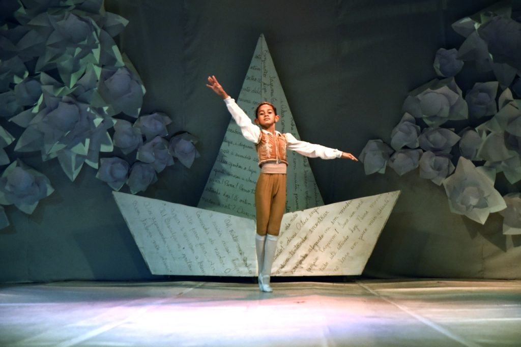 Ensaio do espetáculo de balé no Teatro Municipal de São Gonçalo