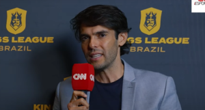 Kaká em entrevista à Cazé TV com expressão confiante — Foto da final da Kings League 2025