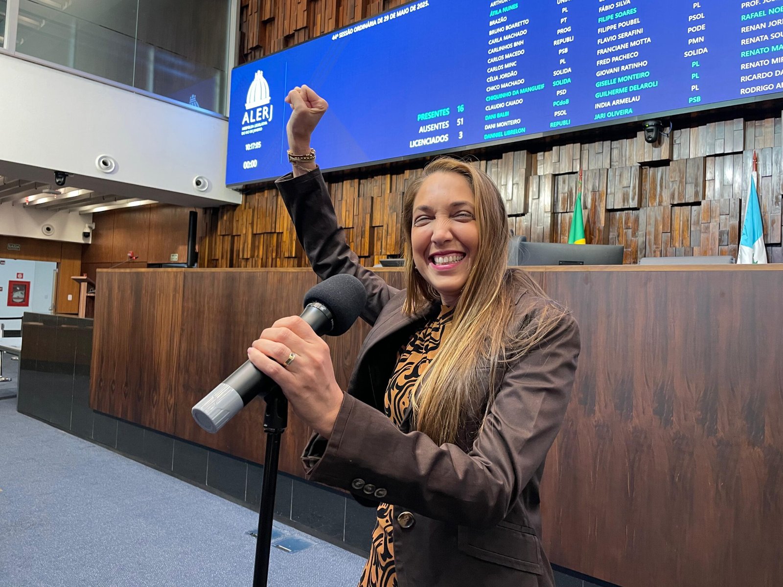 Deputada Lilian Behring comemora aprovação de projeto de sua autoria pela Alerj para o tratamento de Dor Crônica | Hevelin Costa/Divulgação