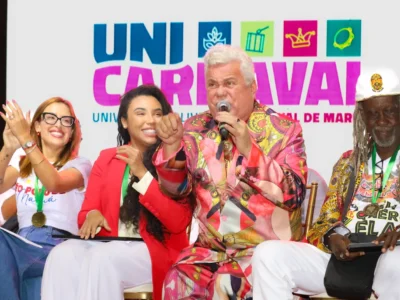 Milton Cunha fala durante inauguração da UniCarnaval em Maricá