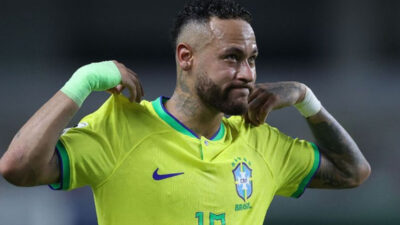 Neymar usa notebook para anunciar o leilão do Instituto NJR
