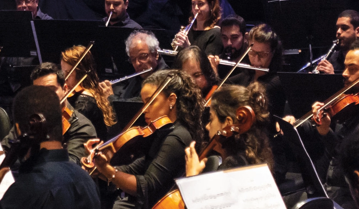 Concerto com o Solista Bruno Valente e maestro André Muniz conduzem espetáculo inovador no Centro de Artes UFF em junho