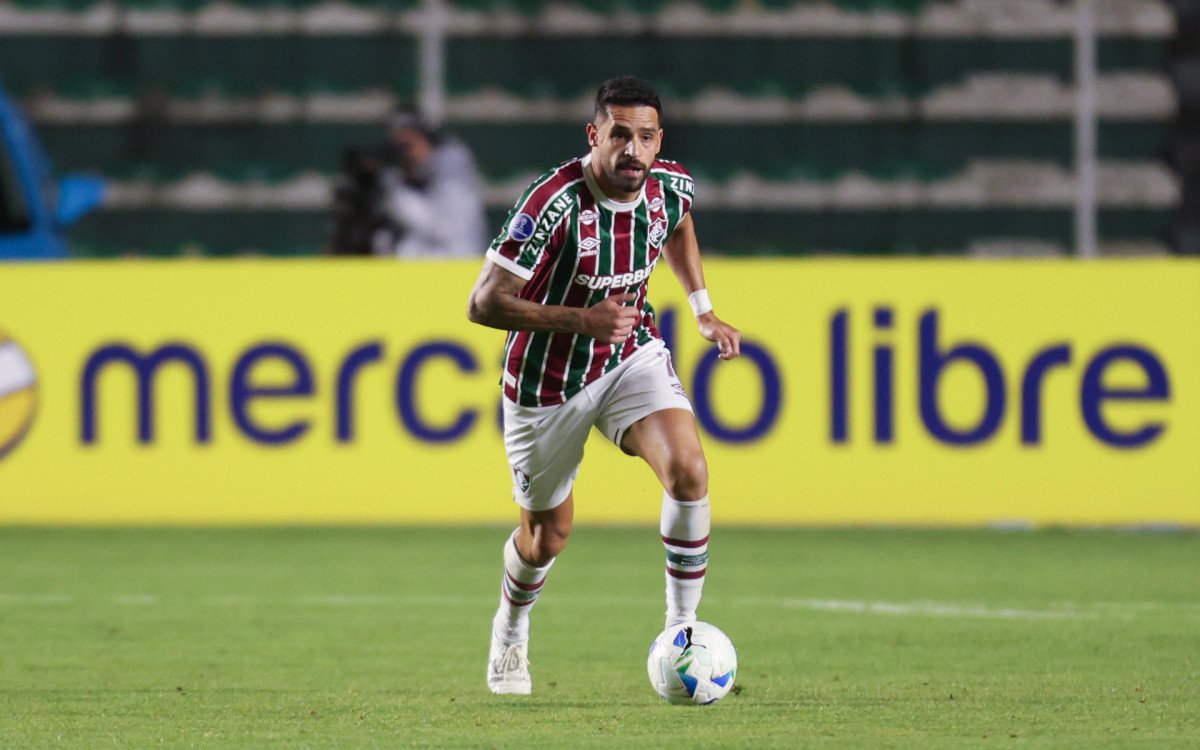 Renato Augusto se despede emocionado do Fluminense após rescindir contrato