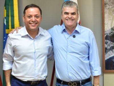 Prefeito Rodrigo Neves e o secretário Washington Reis durante encontro para ampliação de parceria entre Niterói e o governo do estado do RJ | Claudio Fernandes/Divulgação
