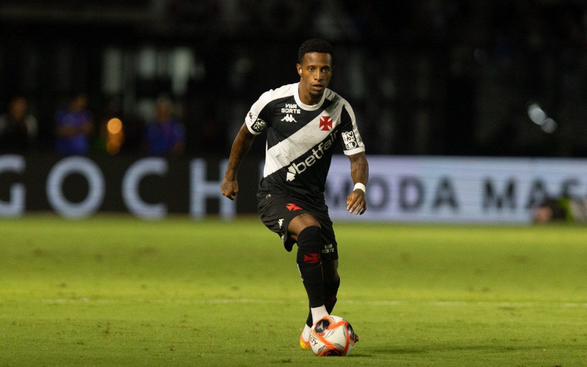 Tchê Tchê durante entrevista após classificação do Vasco