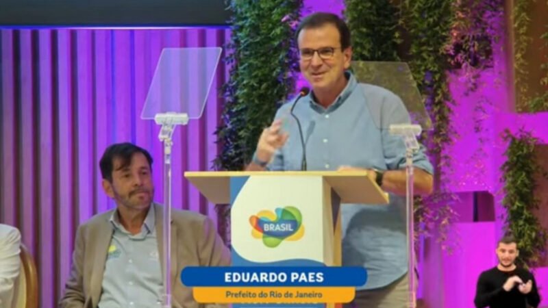 Eduardo Paes discursa durante o Visit Brasil Summit no Museu do Amanhã