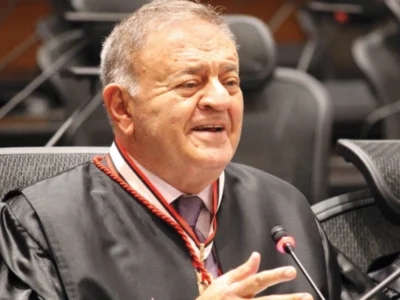 Nagib Slaibi novo presidente da Academia Niteroiense de Letras