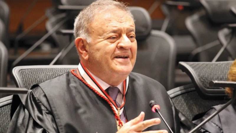 Nagib Slaibi novo presidente da Academia Niteroiense de Letras