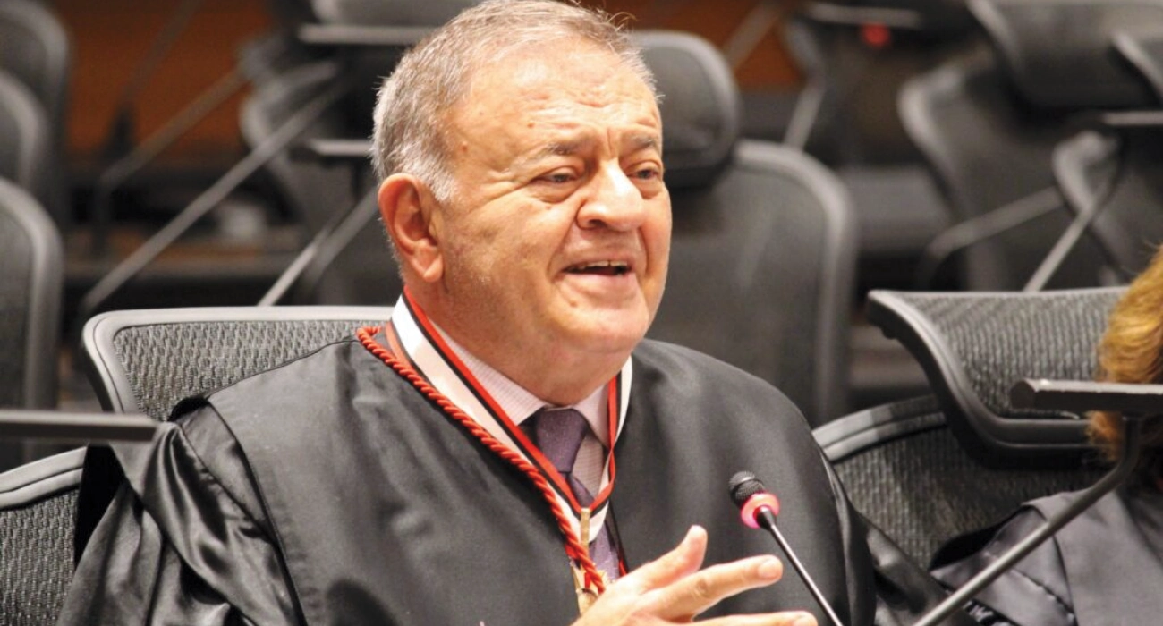 Nagib Slaibi novo presidente da Academia Niteroiense de Letras