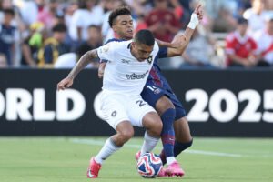 Allan teve atuação impecável e de grande aplicação tática | Vitor Silva