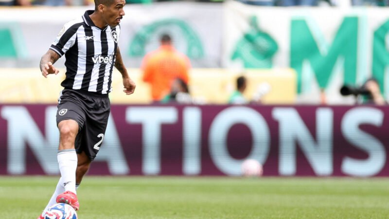 Jogadores do Botafogo deixam o campo após eliminação no Mundial
