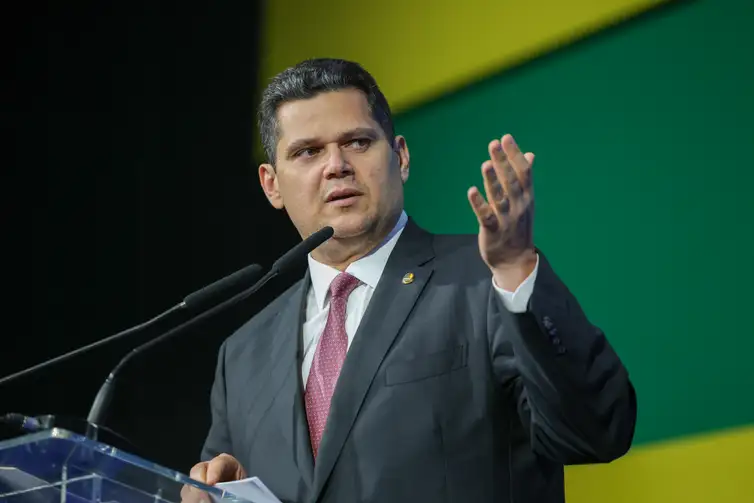 Enquanto ACIERJ se mobiliza contra aumento do IOF pelo Governo Federal com nota de repúdio,