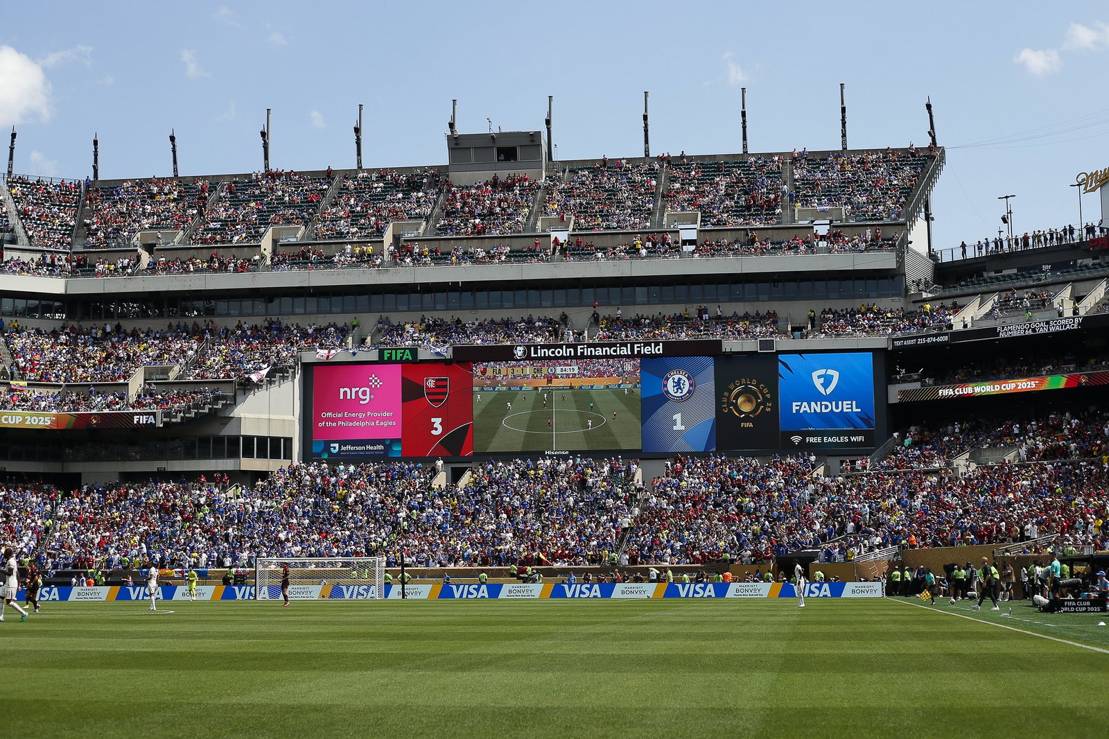 Placar do Lincoln Financial Field mostra duas coisas: o placar final do jogo — Flamengo 3 x 1 Chelsea — e que o futebol brasileiro merece muito respeito | Gilvan de Souza/Flamengo