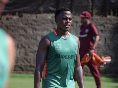 Jhon Arias confiante no treino do Fluminense antes de duelo com a Inter de Milão