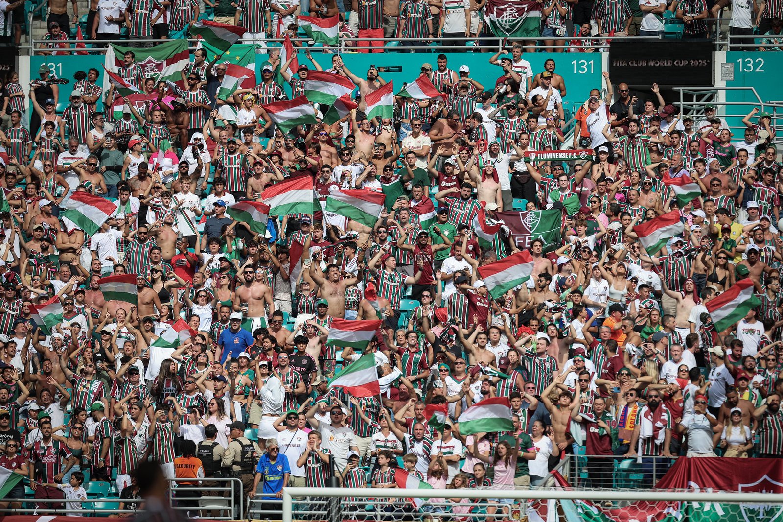 Torcida do Fluminense comemora classificação para próxima fase da Copa do Mundo | Lucas Merçon/Fluminense