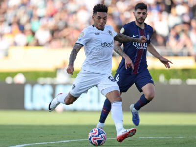 Atacante Igor Jesus abre o marcador aos 24 minutos: Botafogo vence PSG no primeiro tempo, cala a Europa e revive a alma da Seleção Brasileira | Vitor Silva/Botafogo