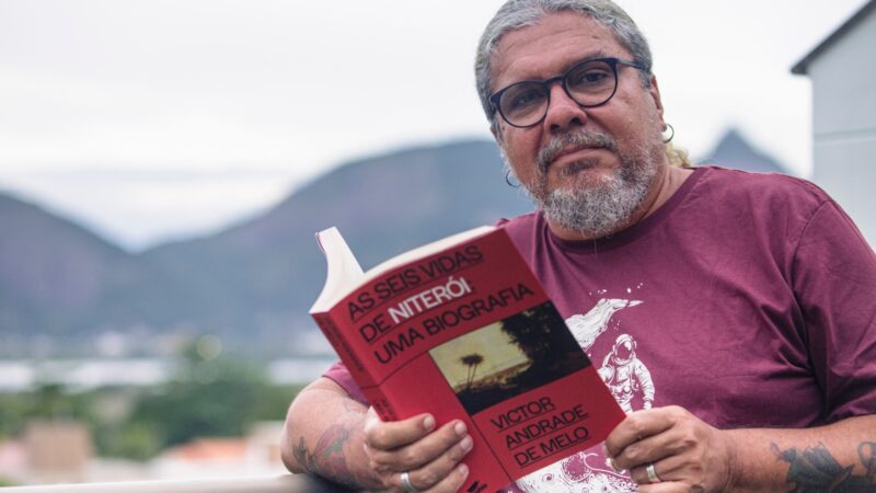 Historiador e escritor Victor Andrade de Melo lança biografia sobre as seis vidas de Niterói, onde a cidade figura como personagem viva e contraditória | Thiago Freitas