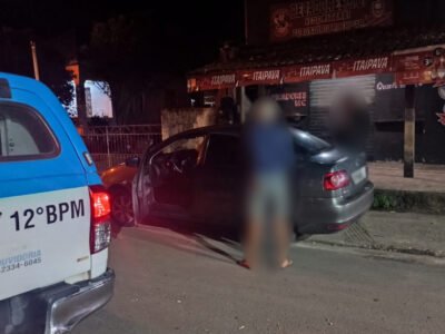 carro da vítima recuperado pela Polícia Militar após sequestro-relâmpago em Niterói
