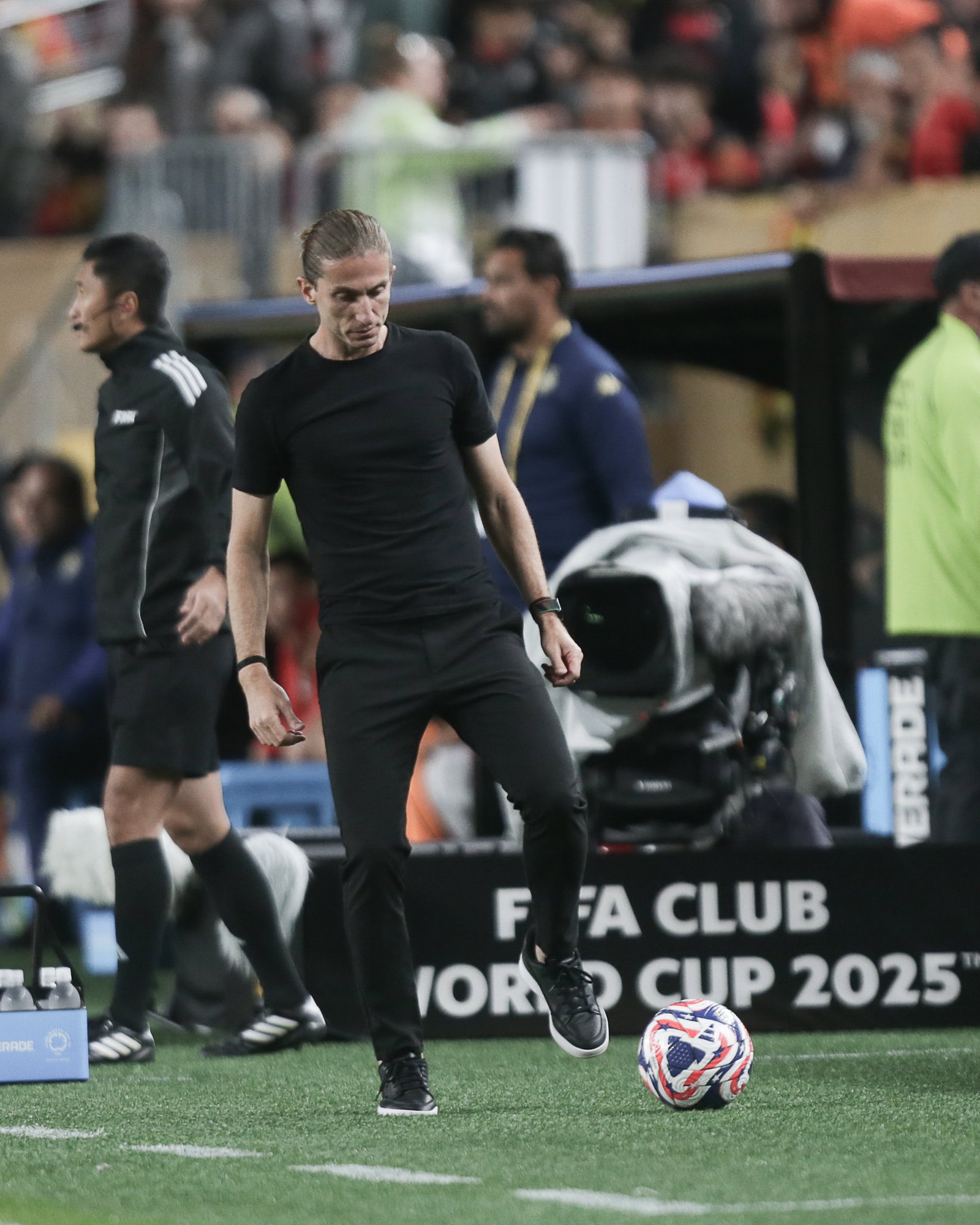 Filipe Luís fala sobre vitória após consumação do resultado da partida por 2 x 0 sobre Espéranza, da Tunísia. Agora, próximo desafio é Flamengo x Chelsea, dia 20