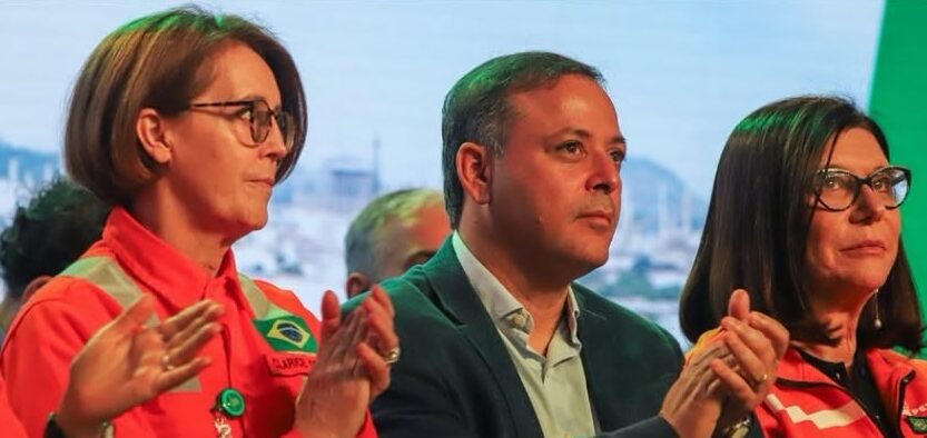 Rodrigo Neves, atento à fala do Presidente Lula, entende que investimentos bilionários da Petrobras do Rio de Janeiro vão favorecer a indústria naval de Niterói | Divulgação