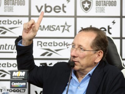 Jogadores do Botafogo deixam campo após eliminação no Mundial de Clubes