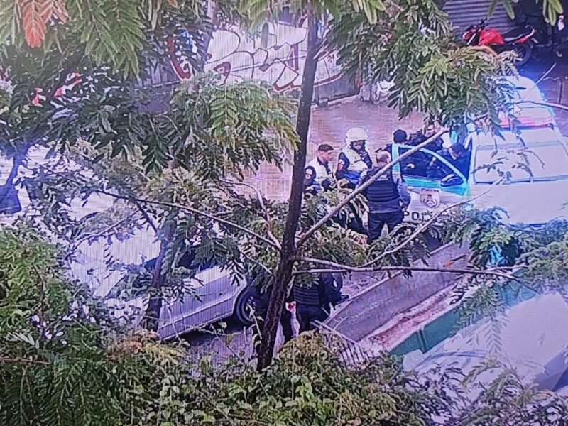 Agentes da Segurança Presente em operação conjunta com a DHNSG durante prisão no Centro de Niterói