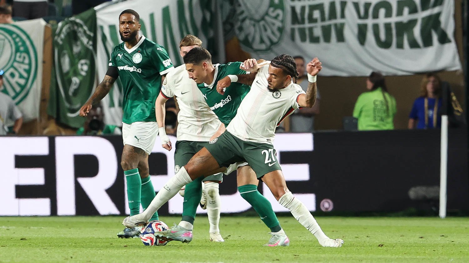 Palmeiras fora: Frango do goleiro Weverton elimina Porco da Copa do Mundo de Clubes após derrota para o Chelsea pelo placar de 2x1 | Cesar Grecco/SEP