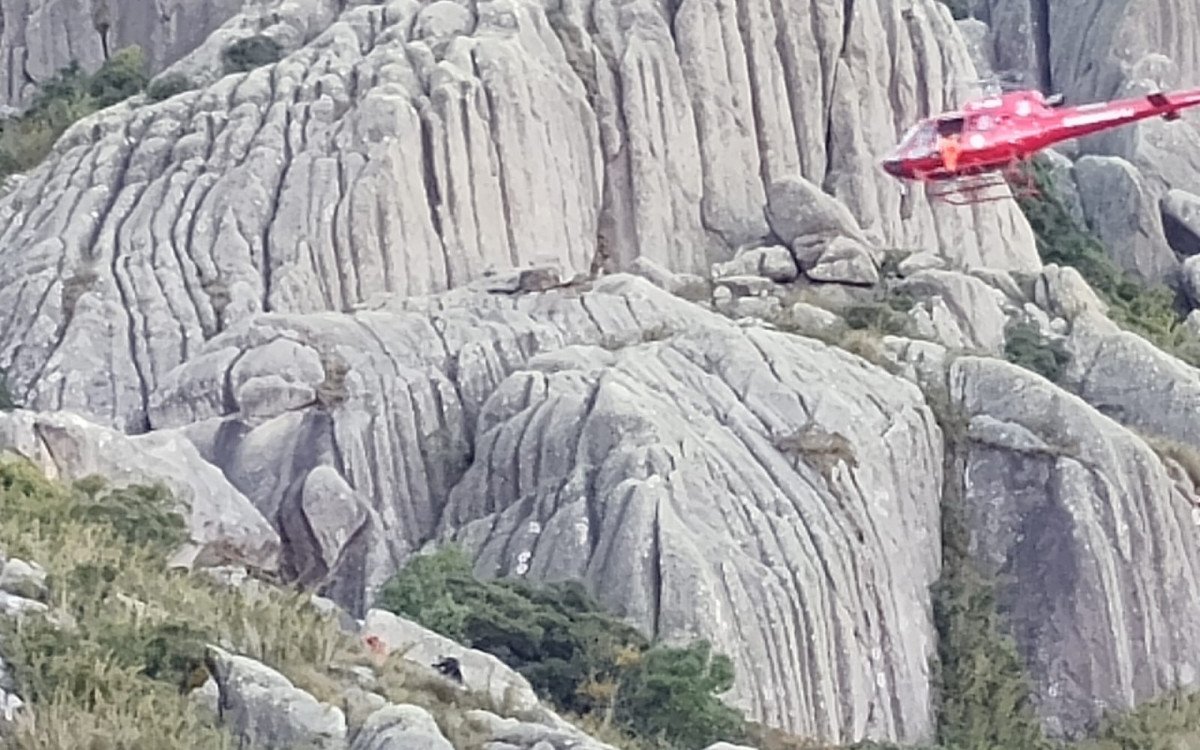 Equipe de resgate do Corpo de Bombeiros atua em operação no Parque Nacional de Itatiaia