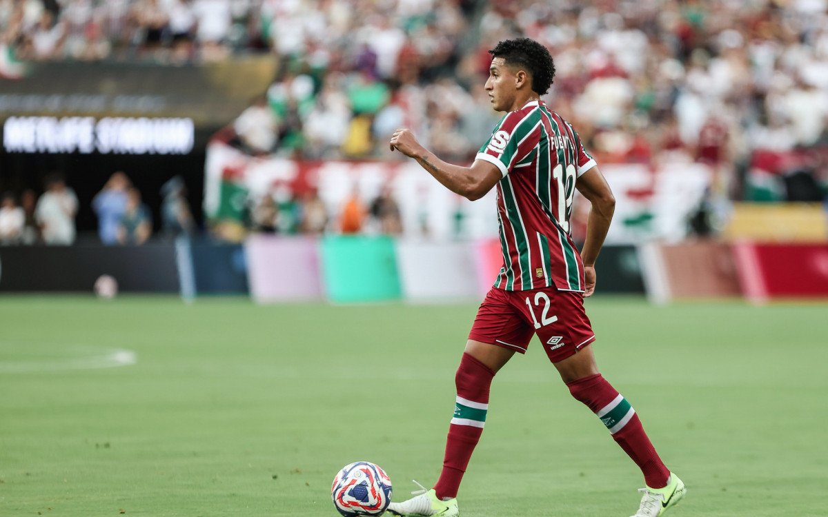 Gabriel Fuentes em treino do Fluminense antes da partida contra o Al-Hilal