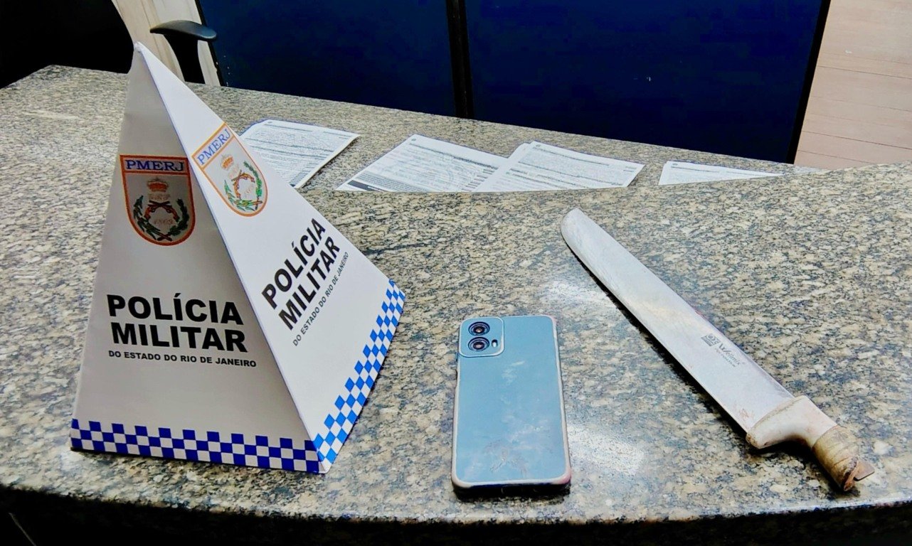 Prisão de homem armado com facão no Centro de Niterói após roubo