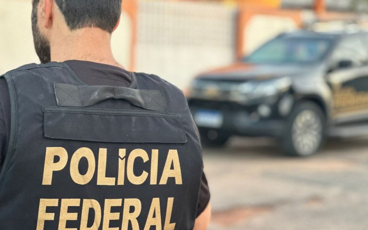 Homem é preso pela PF após tentar retirar cartão bancário com documento falso nos Correios de Del Castilho