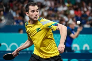 Hugo Calderano em ação durante competição internacional
