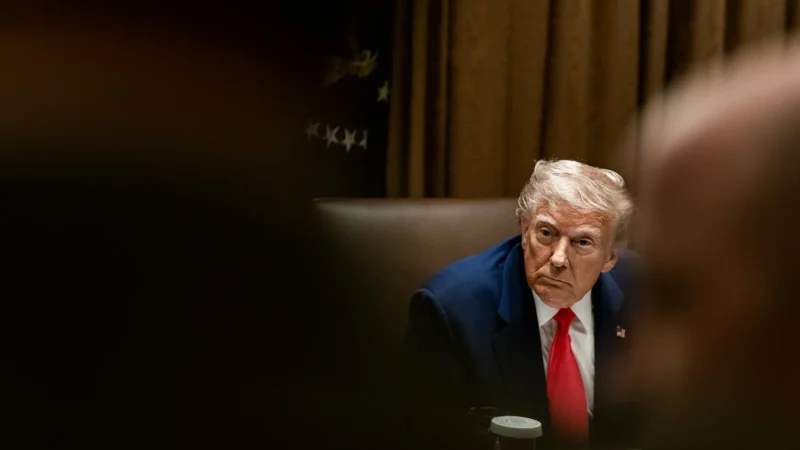 Trump anuncia novas tarifas sobre importações brasileiras em discurso oficial