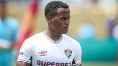Jhon Arias comemora gol com a camisa do Fluminense durante o Mundial