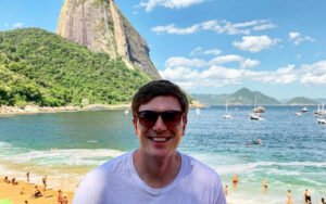 Terrence McCoy elogia atendimento no SUS após acidente em Paraty