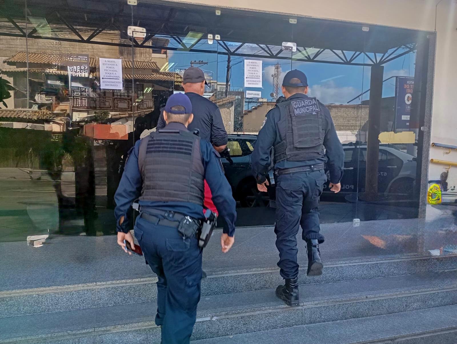 Reconhecimento facial do Ciosp resulta em prisão de acusado de assassinato na Rua dos Bancos pela Guara Municipal de Maricá
