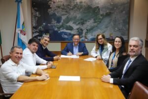 Prefeito Rodrigo Neves e representantes do Sebrae assinam acordo para crédito e capacitação de empresas em Niterói