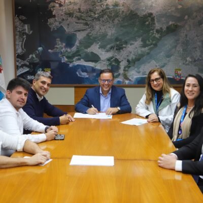 Prefeito Rodrigo Neves e representantes do Sebrae assinam acordo para crédito e capacitação de empresas em Niterói