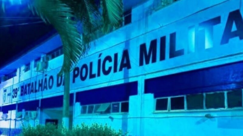 Policiais do MPRJ e da Corregedoria da PM durante operação contra corrupção em Belford Roxo