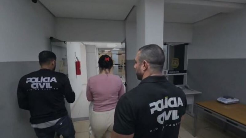 Policiais civis durante operação contra consórcio entre CV e PCC no Rio e São Paulo