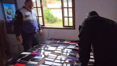 Celulares apreendidos com receptador em Niterói pela Polícia Civil