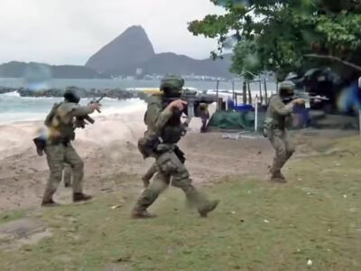 Militares fazem simulado com tanques e barcos no Aterro para segurança do Brics