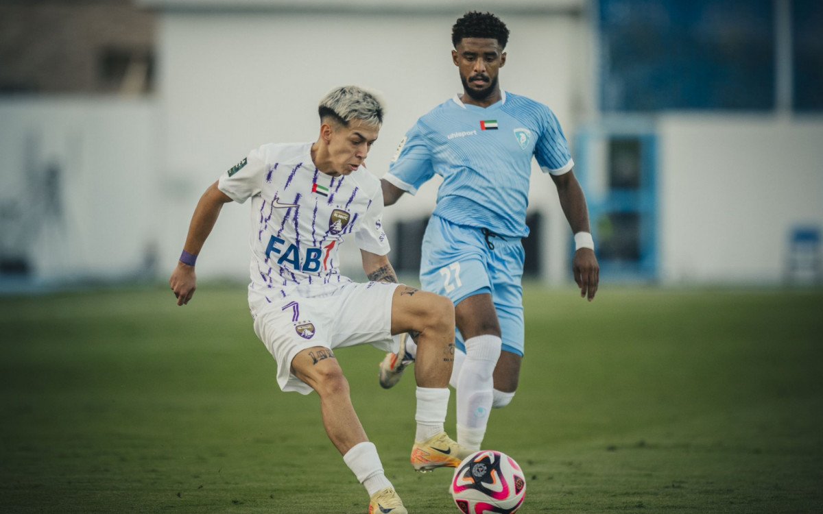 Segovinha durante partida pelo Al Ain