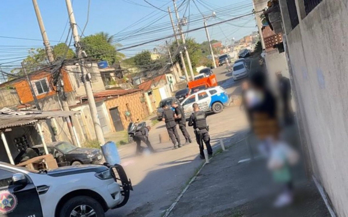 Local onde homem foi morto a tiros no bairro Kennedy, em Nova Iguaçu