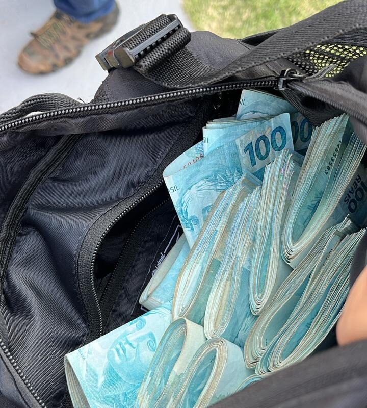 Rio de Janeiro: PF prende casal que vivia de aplicar golpes em imóvel de luxo alugado na plataforma Airbnb, no Recreio dos Bandeirantes com R$ 40 mil em dinheiro, além de outros bens.