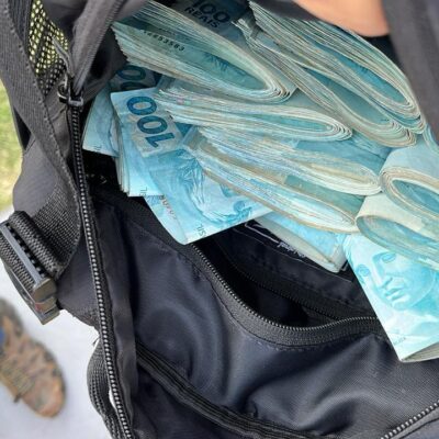 Rio de Janeiro: PF prende casal que vivia de aplicar golpes em imóvel de luxo alugado na plataforma Airbnb, no Recreio dos Bandeirantes com R$ 40 mil em dinheiro, além de outros bens.