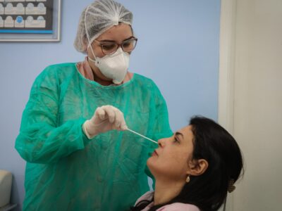 Profissionais de saúde de Itaboraí participam de curso sobre coleta com Swab Nasofaríngeo no Laboratório Municipal