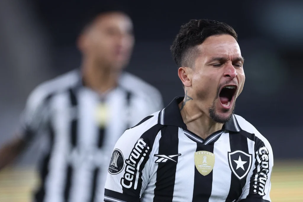 Libertadores 2025: Botafogo vence LDU com placar mínimo jogando em casa; jogo de volta é na altitude de Quito
