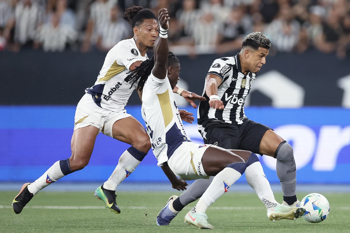 Libertadores 2025: Botafogo vence LDU com placar mínimo jogando em casa; jogo de volta é na altitude de Quito