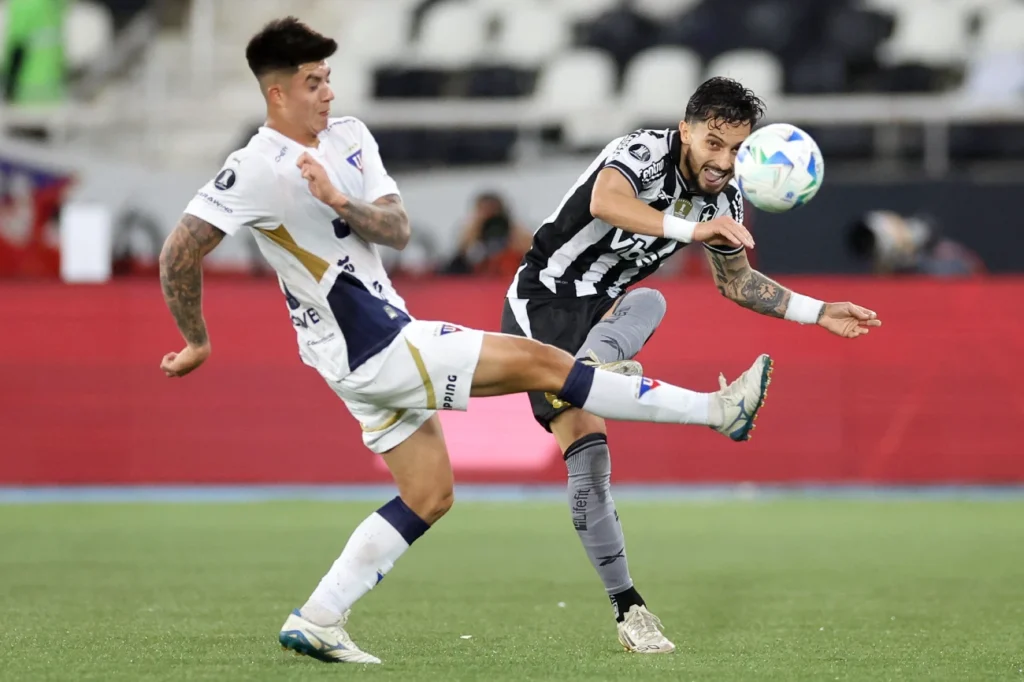 Libertadores 2025: Botafogo vence LDU com placar mínimo jogando em casa; jogo de volta é na altitude de Quito